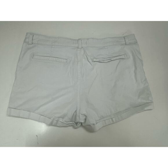 SO Womens Juniors Shorts Size 17 White Chino Favorite Low Rise Midi - Picture 6 of 10